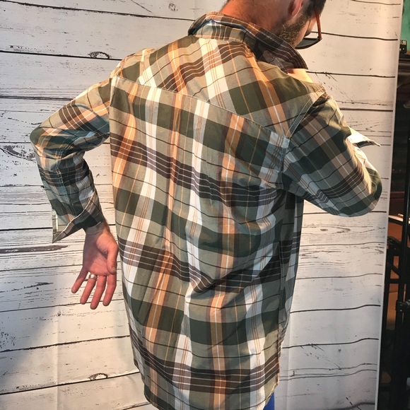 Plaid long-sleeve button-up Akedemiks shirt. - Picture 4 of 4